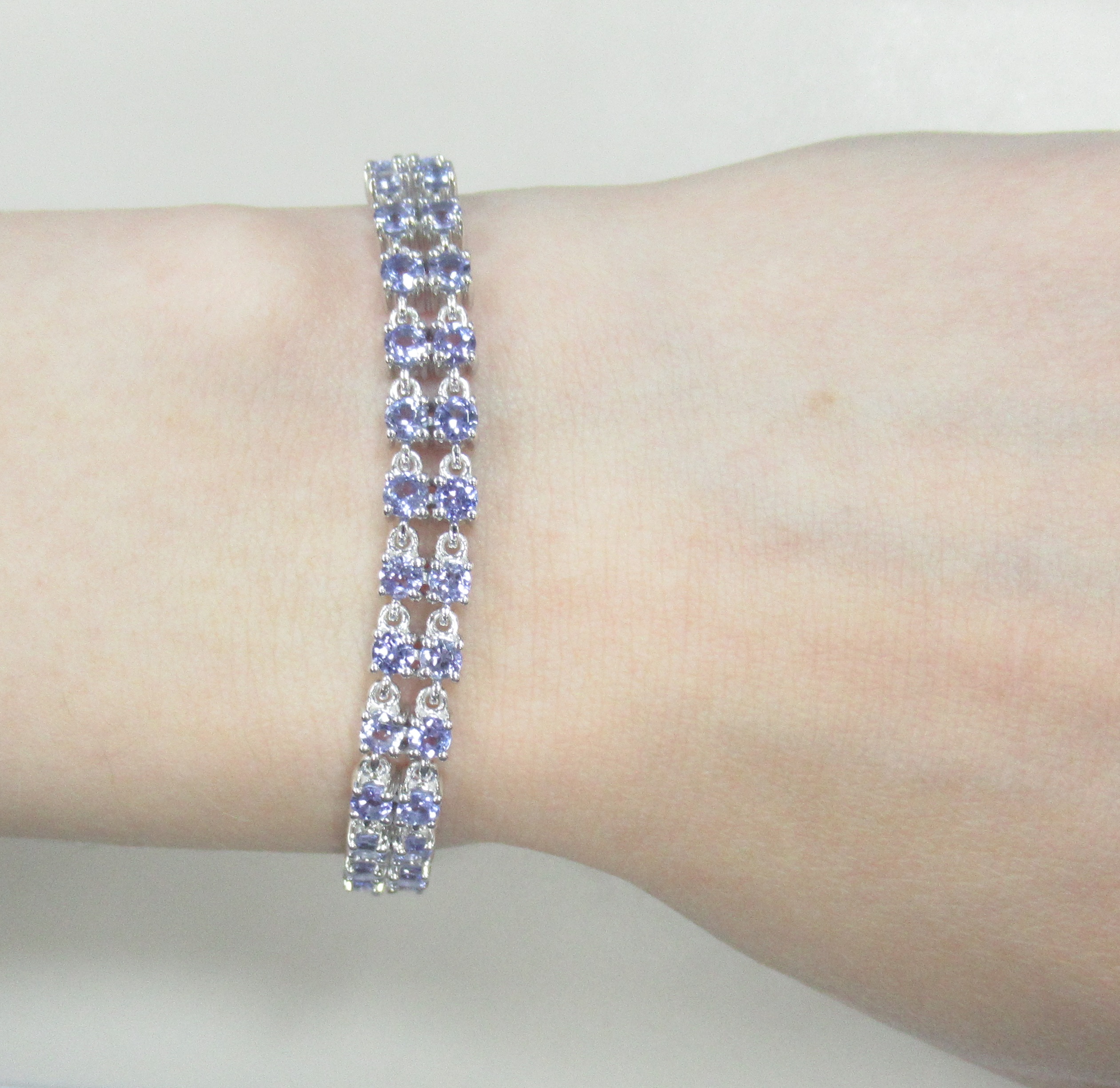 Серебряный браслет с танзанитами